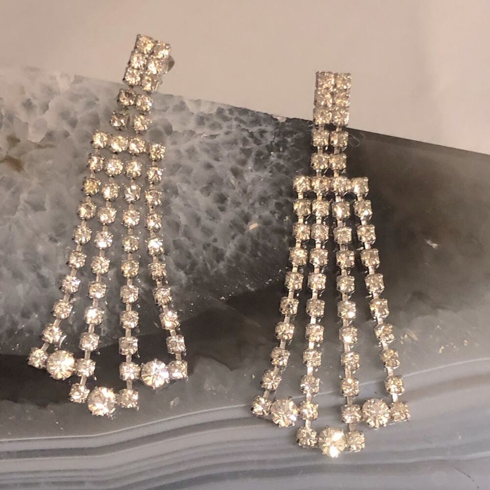 90's Vintage Rhinestone Dangle Drop Chandelier Earrings Silver Tone Post Style - Picture 4 of 16